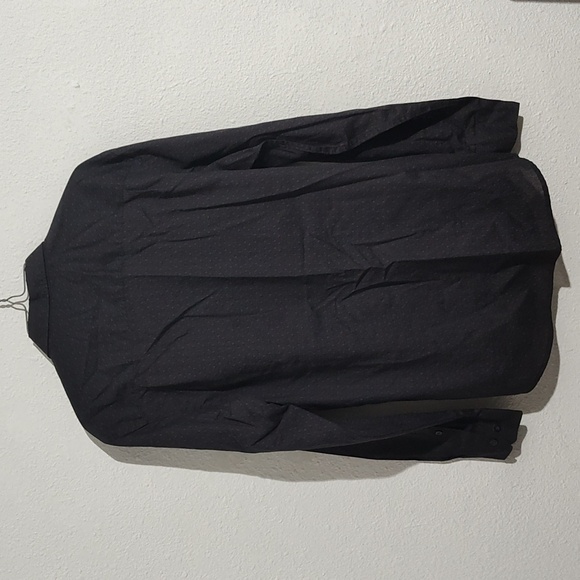 Small Axist long sleeve dress shirt - Picture 7 of 7